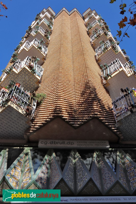 Esplugues de Llobregat - Edifici Plaça