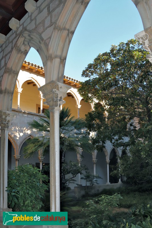 Esplugues de Llobregat - Claustre del monestir de Montsió