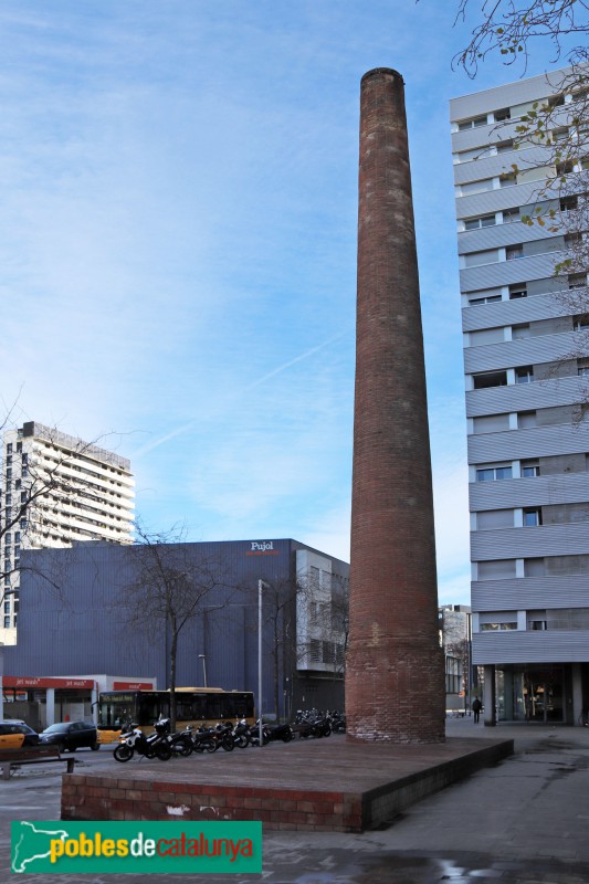 Barcelona - Xemeneia de l'antiga fàbrica Ram