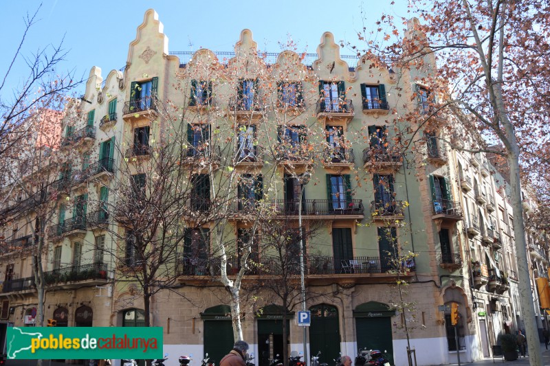 Barcelona - Rambla del Poblenou, 102 (Foto: Albert Esteves, 2019) Barcelona - Rambla del Poblenou, 102