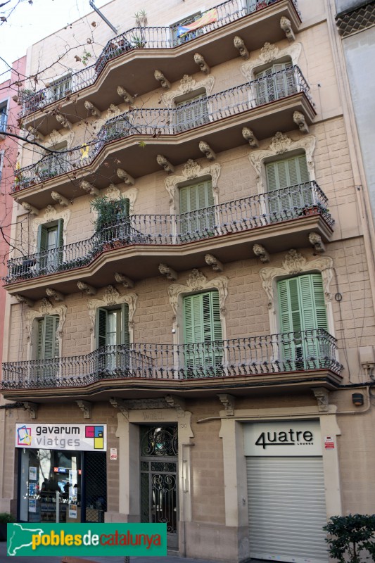 Barcelona - Rambla del Poblenou, 63 (Foto: Albert Esteves, 2019) Barcelona - Rambla del Poblenou, 63