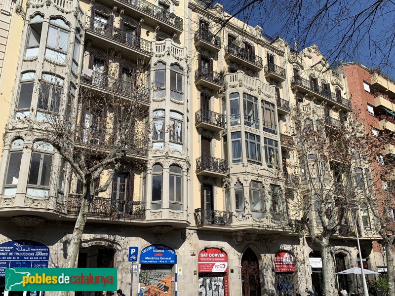 Barcelona - Cases Julià (Diputació 51-53-55)