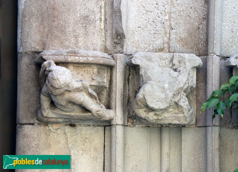 Barcelona - Església de Sant Martí de Provençals, detall de la porta