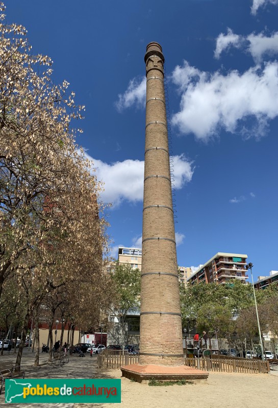 Barcelona - Xemeneia de la plaça de la Palmera