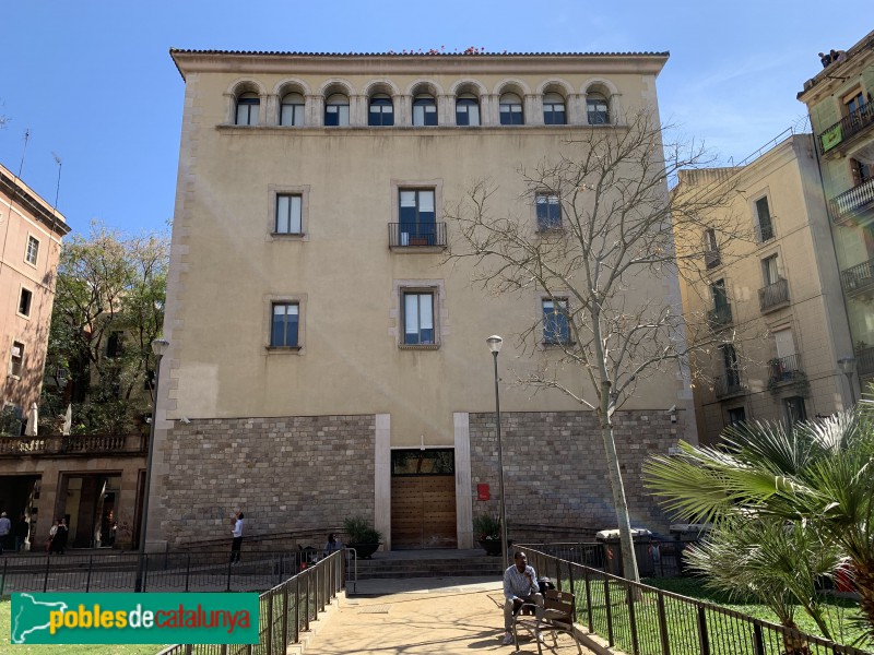 Barcelona - Convent del Bonsuccés, façana plaça Vicenç Martorell