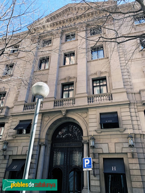 Barcelona - Tabacs de Filipines, façana Pintor Fortuny