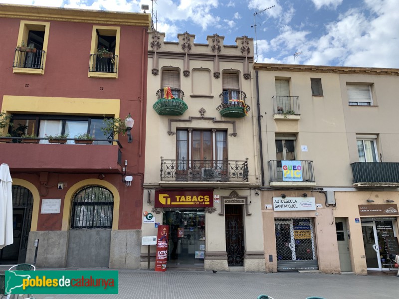 Molins de Rei - Plaça Catalunya, 2 (Foto: Albert Esteves, 2019) Molins de Rei - Plaça Catalunya, 2