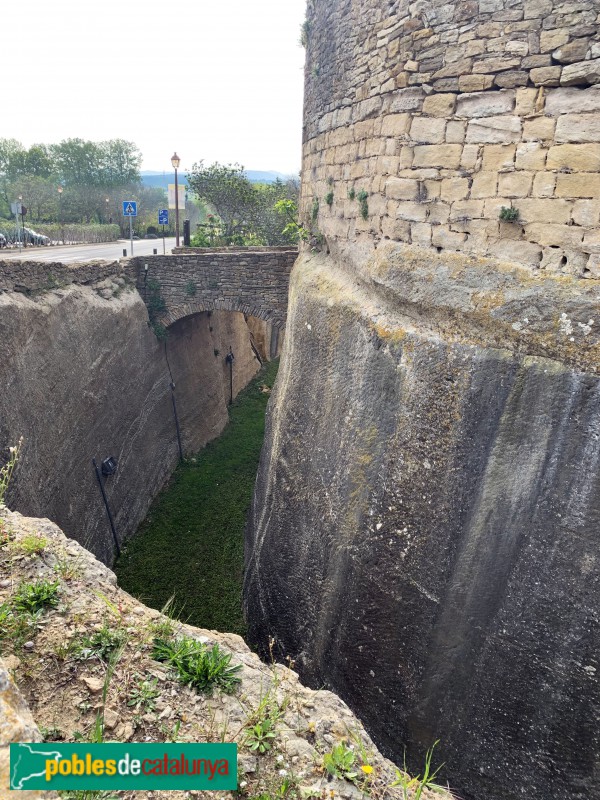 Peratallada - Muralla (Foto: Albert Esteves, 2019) Peratallada - Muralla