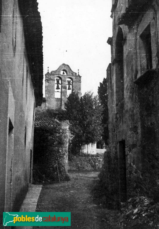 La Bisbal d'Empordà - Església de Sant Pol. Interior (Foto: Josep A. Bertrán -Arxiu Centre Excursionista de Catalunya-, 1933) La Bisbal d'Empordà - Església de Sant Pol. Interior