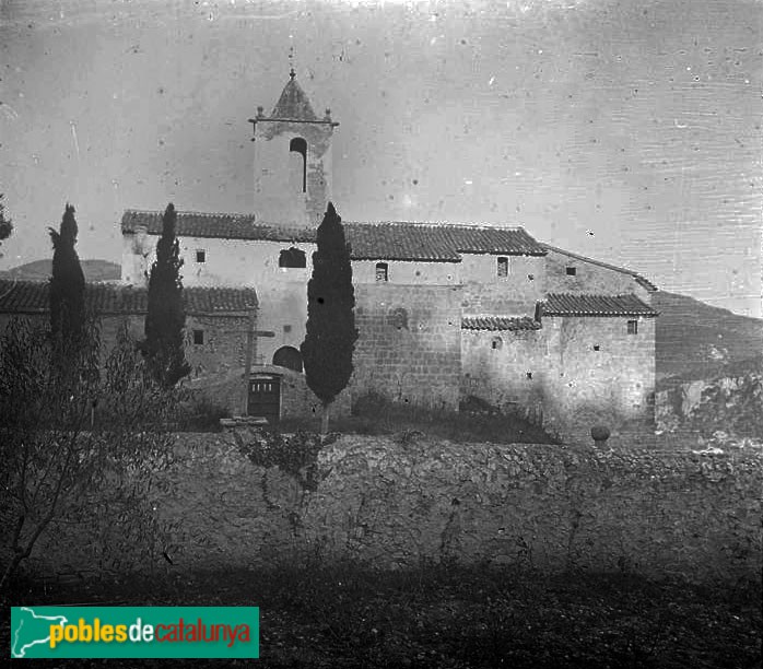 Querol - Església de Santa Maria i cementiri (Foto: Josep Salvany -Fons Salvany, Biblioteca de Catalunya-, 1919) Querol - Església de Santa Maria i cementiri