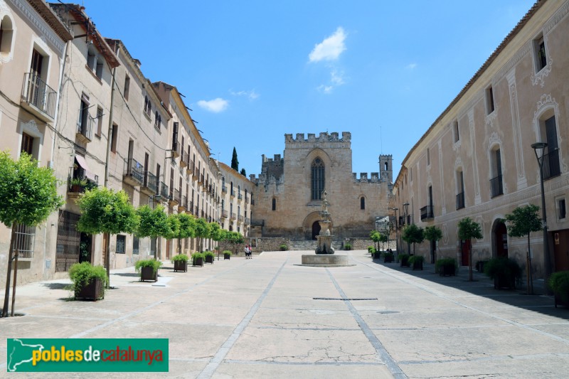 Monestir de Santes Creus - Plaça de Sant Bernat