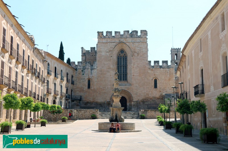 Monestir de Santes Creus - Plaça de Sant Bernat