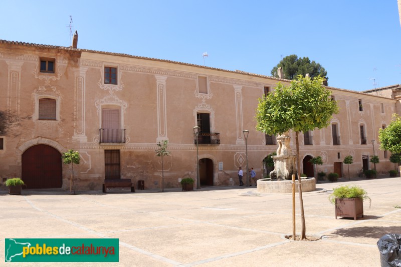 Monestir de Santes Creus - Plaça de Sant Bernat