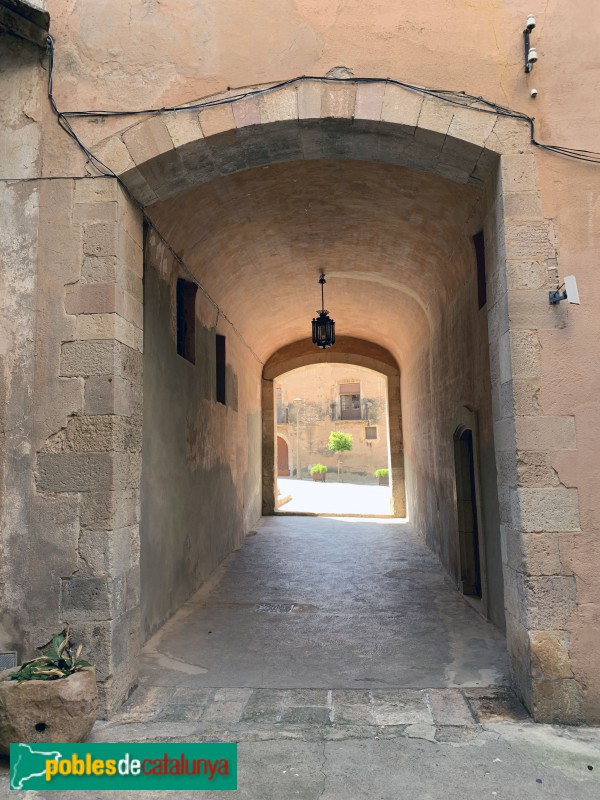 Monestir de Santes Creus - Plaça de Sant Bernat