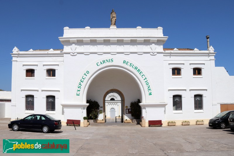 Vilanova i la Geltrú - Cementiri municipal, portalada