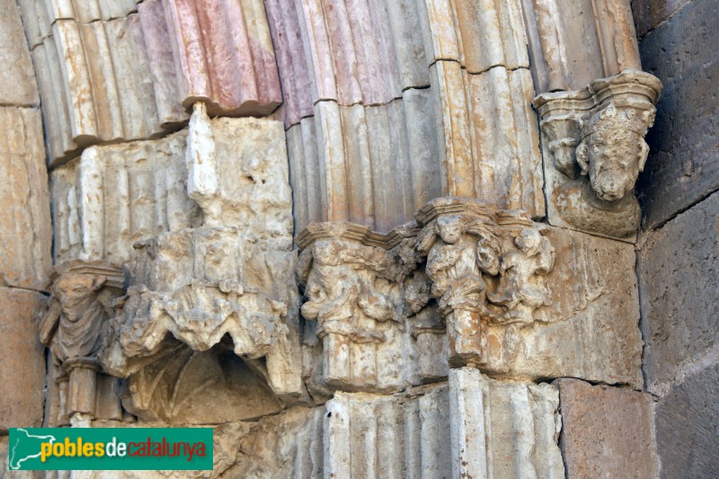 Monestir de Santes Creus - Porta del claustre, detall