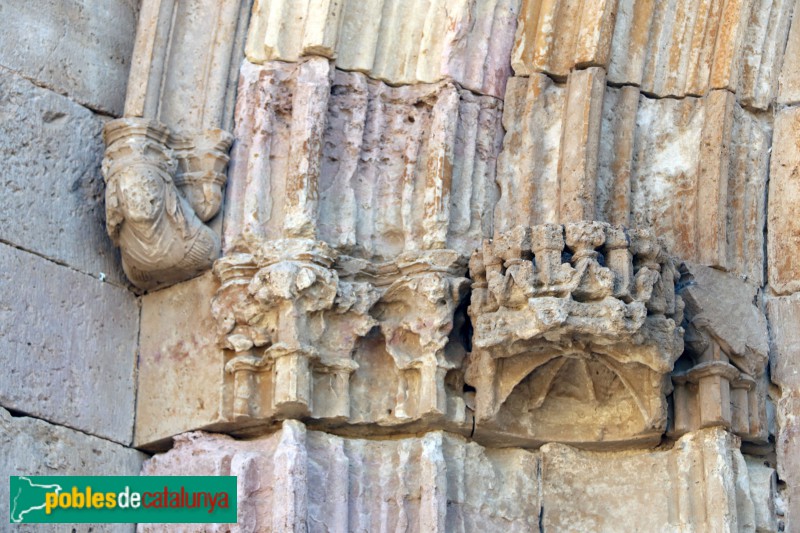 Monestir de Santes Creus - Porta del claustre, detall