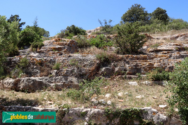 Figuerola del Camp - Miramar. Roques on hi hagué el castell (Foto: Albert Esteves, 2019) Figuerola del Camp - Miramar. Roques on hi hagué el castell