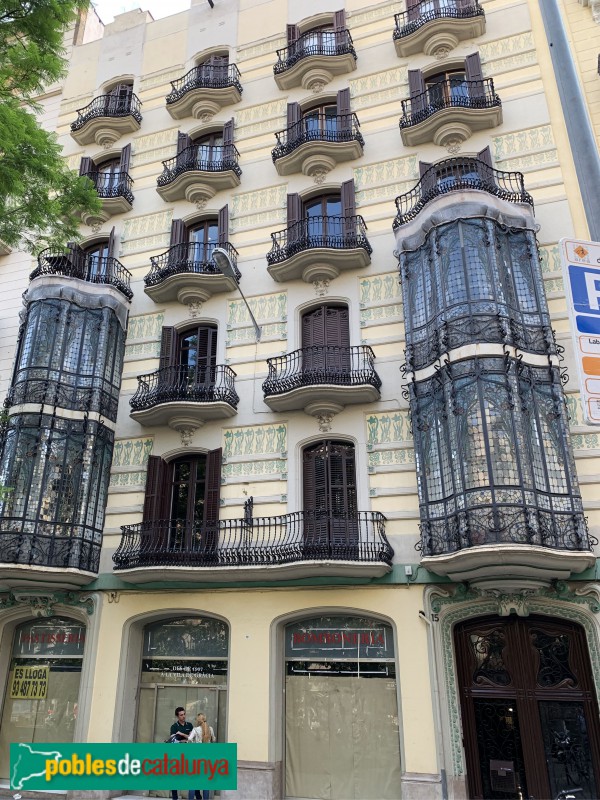 Barcelona - Casa Cama i Escurra (Gran de Gracia, 15)