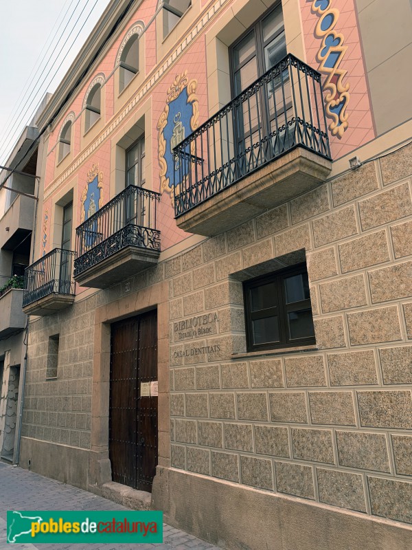 Vallmoll - Casa Ballester, façana carrer Muralla