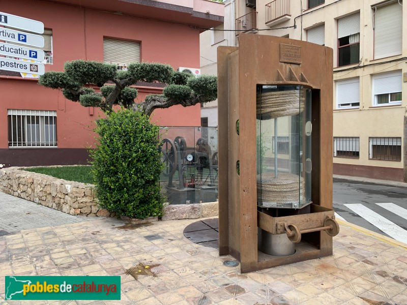 El Perelló - Monument a l'Oli