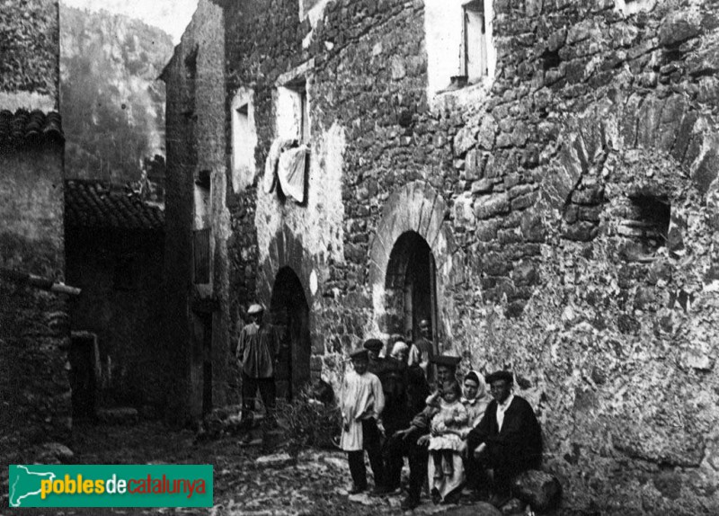 Mont-ral - Farena (Foto: Antoni Gallardo -Arxiu fotogràfic C.E.C.-, 1912) Mont-ral - Farena