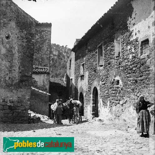 Mont-ral - Farena (Foto: Frederic Bordas -Arxiu fotogràfic C.E.C.-, 1890) Mont-ral - Farena