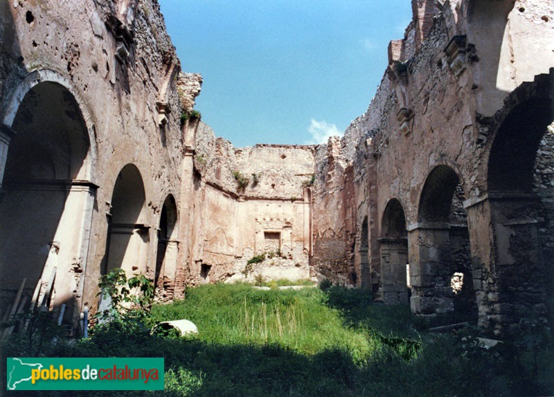 Alcover - Convent de Santa Anna, abans de la restauració (Foto: <i>Jordi Contijoch -Invarquit.Gencat.cat-</i>, 2009) Alcover - Convent de Santa Anna, abans de la restauració