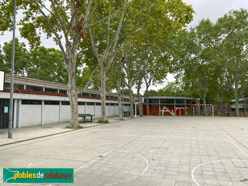 Barcelona - Grup Escolar Baró de Viver