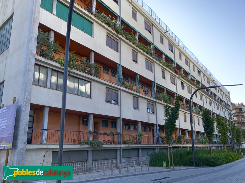 Barcelona - Casa Bloc (Foto: Albert Esteves, 2019) Barcelona - Casa Bloc
