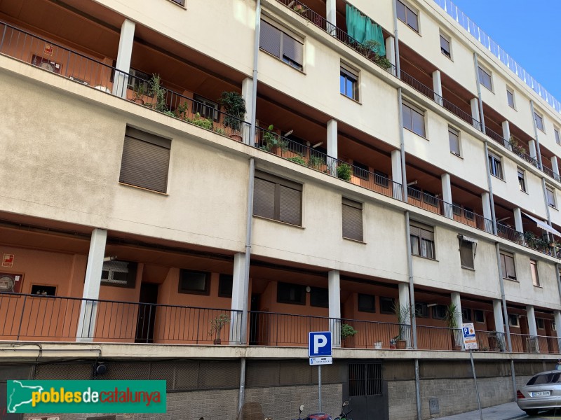 Barcelona - Casa Bloc (Foto: Albert Esteves, 2019) Barcelona - Casa Bloc