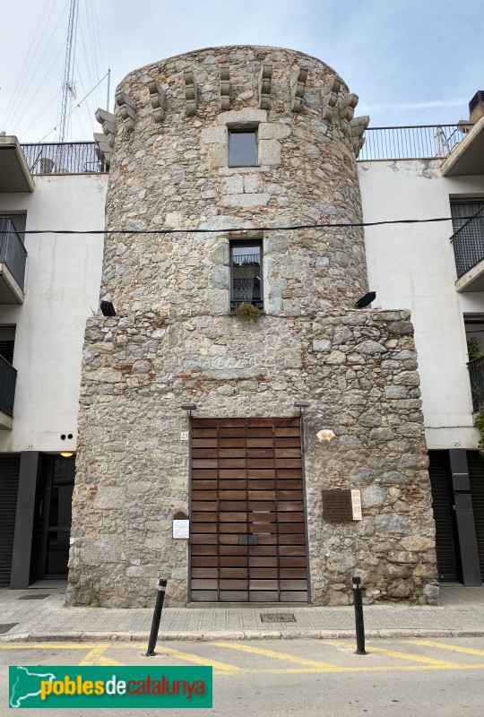 Arenys de Mar - Torre del carrer Ample (Foto: Albert Esteves, 2019) Arenys de Mar - Torre del carrer Ample