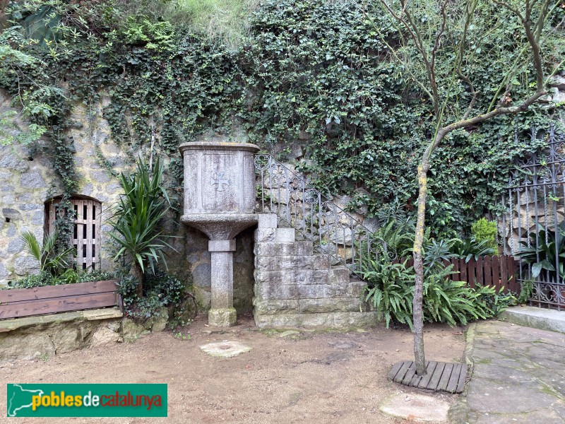 Arenys de Mar - Cova-santuari de Lourdes (2) (Foto: Albert Esteves, 2019) Arenys de Mar - Cova-santuari de Lourdes (2)