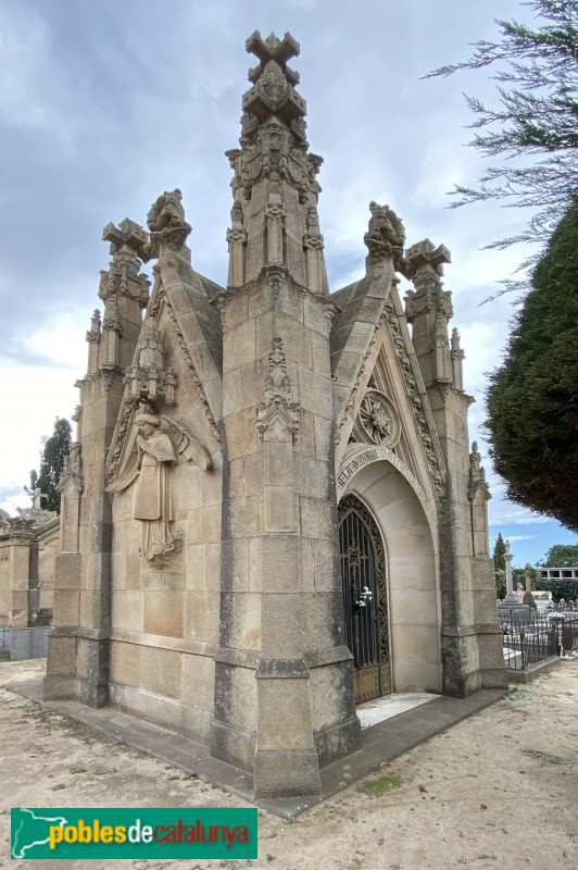 Arenys de Mar - Cementiri. Panteó Iu Bosch