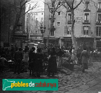 Barcelona - Plaça Sant Josep Oriol, un dia de mercat