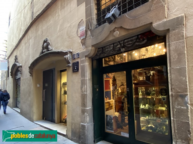 Barcelona - Església de Sant Felip Neri, carrer de la Palla