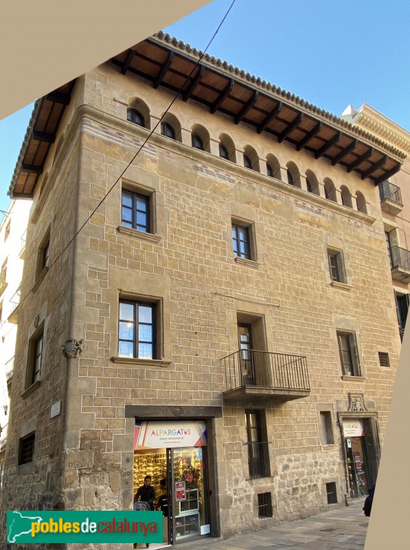 Barcelona - Casa de la Congregació de la Puríssima Sang (Plaça del Pi, 1)