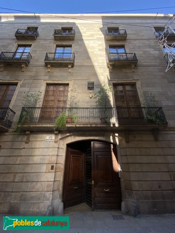 Barcelona - Casa del Comte de Fonollar o Palau Palmerola (Portaferrissa, 7)