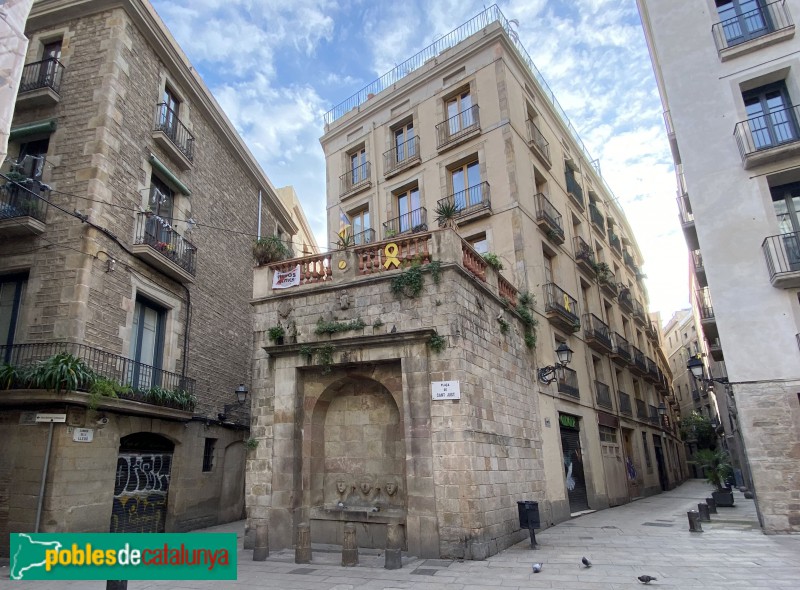 Barcelona - Font gòtica de la plaça Sant Just