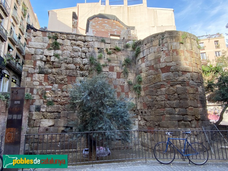 Barcelona - Muralla de la plaça Traginers