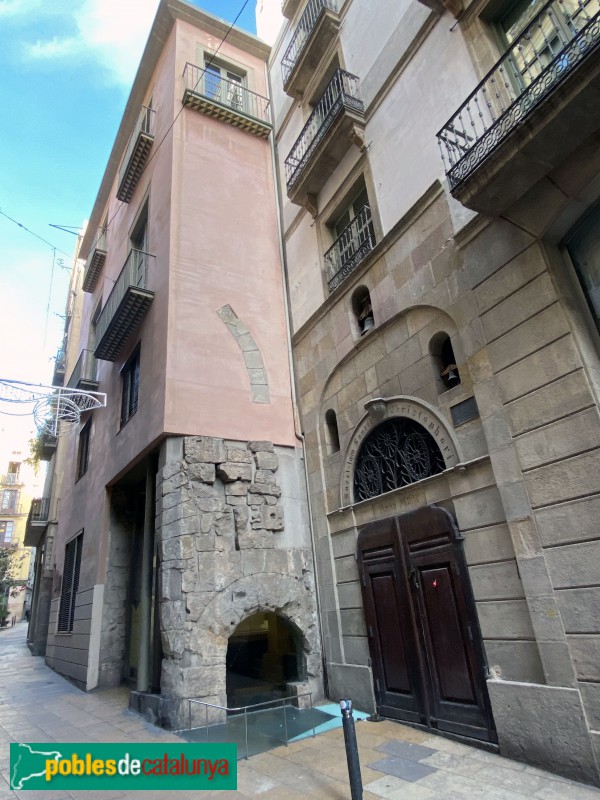 Barcelona - Porta de Mar (Porta Decumana Oriental) (Foto: Albert Esteves, 2019) Barcelona - Porta de Mar (Porta Decumana Oriental)
