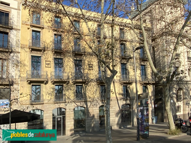 Barcelona - Passeig Colom, 15-16 (Foto: Albert Esteves, 2020) Barcelona - Passeig Colom, 15-16