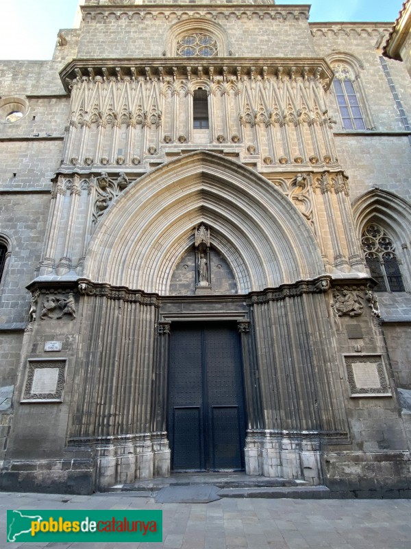 Barcelona - Catedral. Portal de Sant Iu