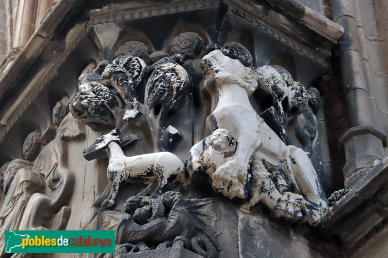 Barcelona - Catedral. Portal de Sant Iu