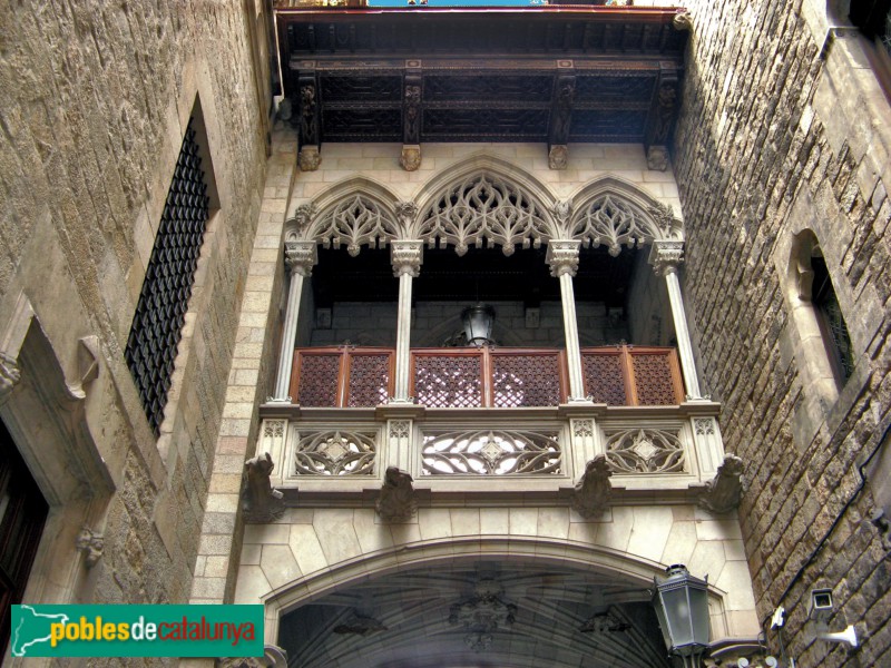 Barcelona - Pont del carrer del Bisbe