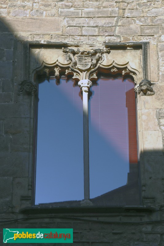 Barcelona - Casa de l'Ardiaca. Finestra exterior