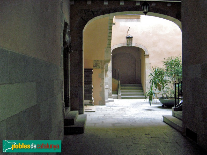 Barcelona - Casa dels Canonges del carrer del Bisbe