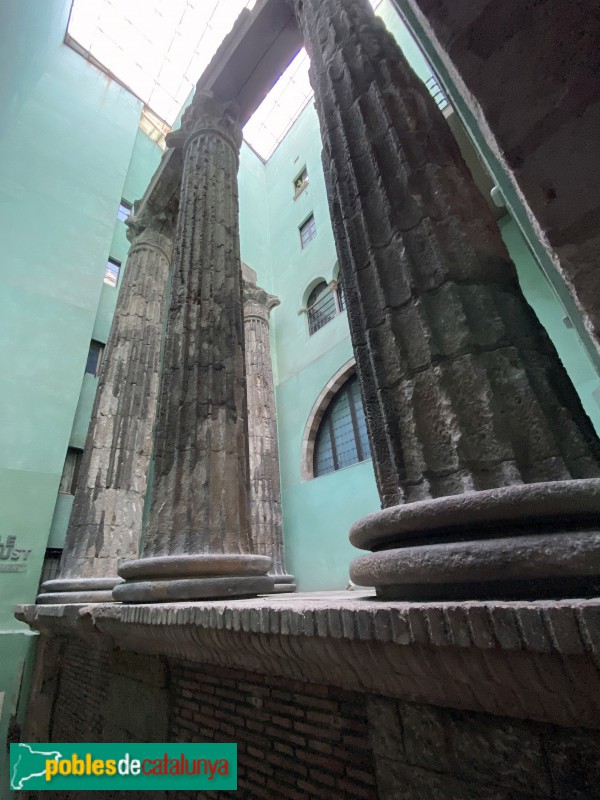 Barcelona - Columnes del temple romà