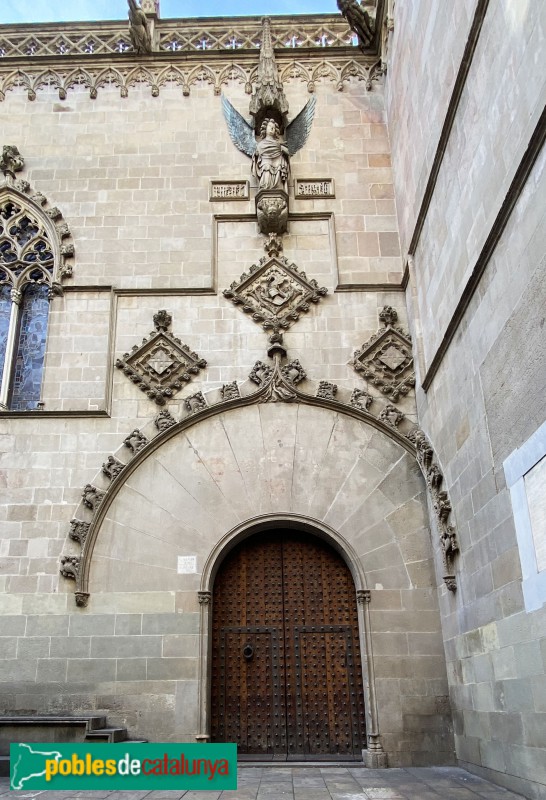 Barcelona - Casa de la Ciutat. Façana gòtica