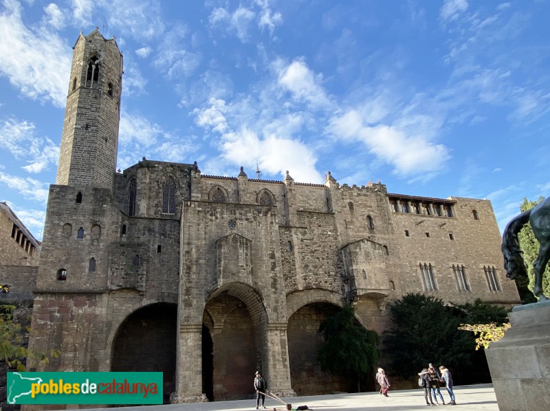 Barcelona - Muralles a la plaça Ramon Berenguer